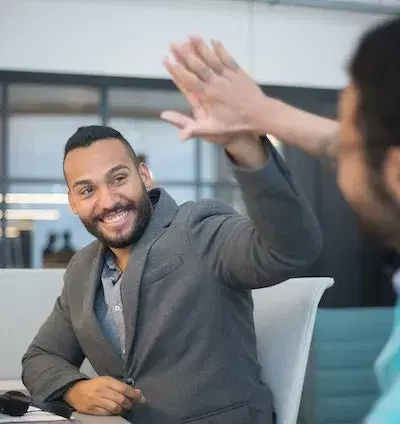 Travailler en freelance à l'étranger et garder ses clients