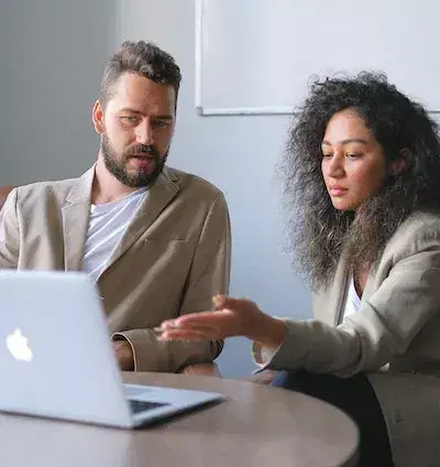 Portage salarial vs. Gestion d’activité