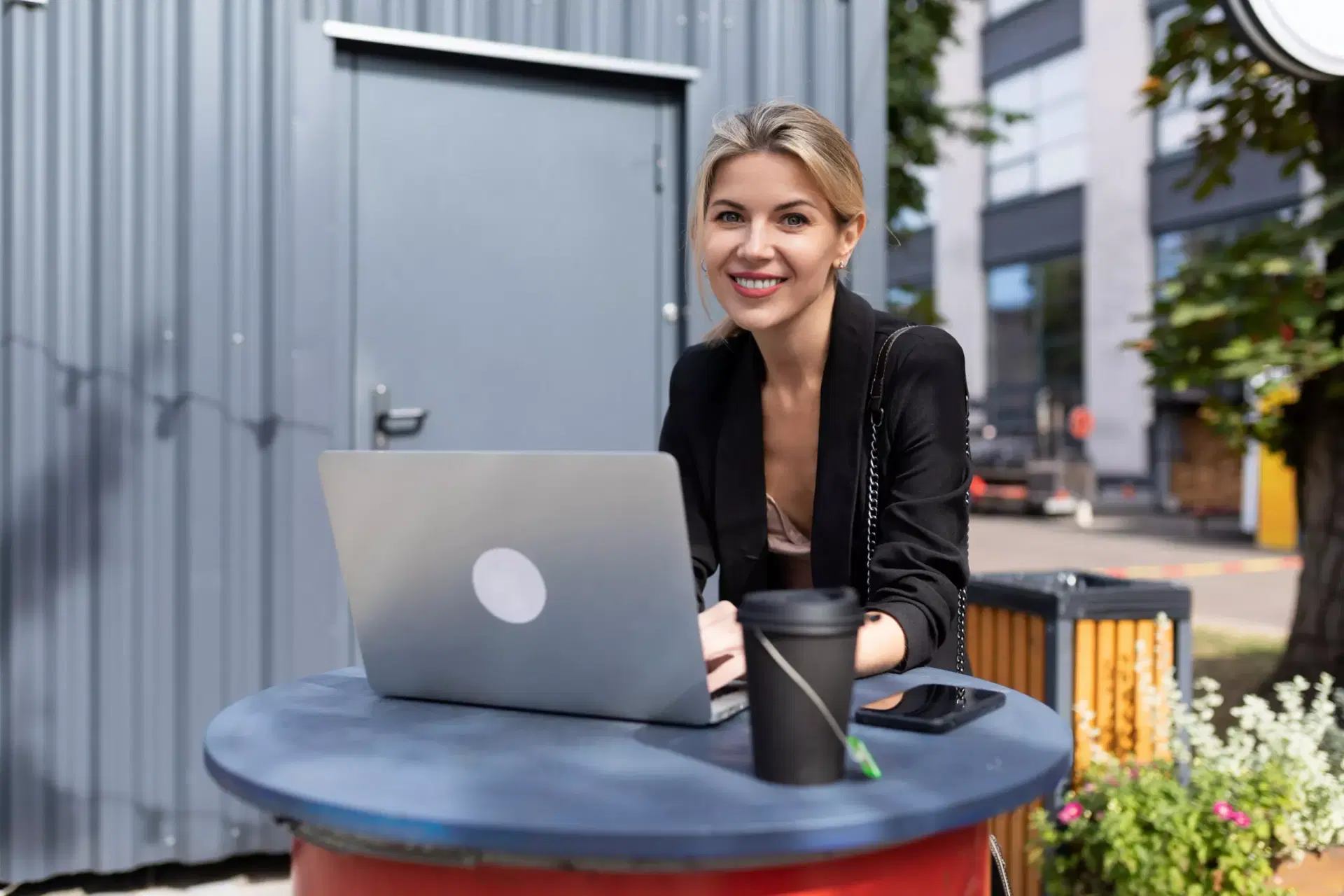 How to freelance in the Netherlands: taxes, compliance, and smarter alternatives