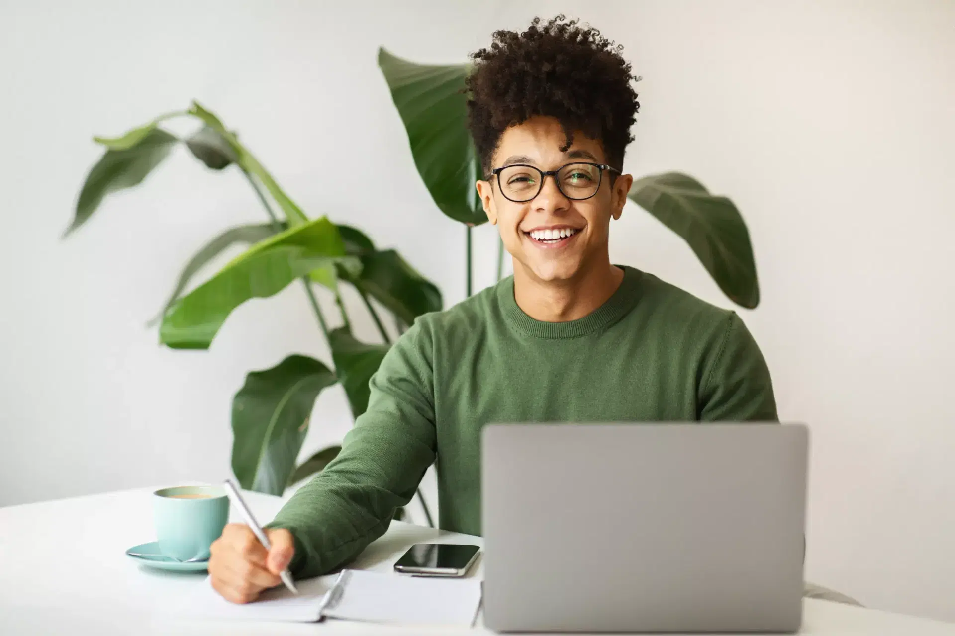 Working from the UAE, billing in the EU: what are the tax rules?