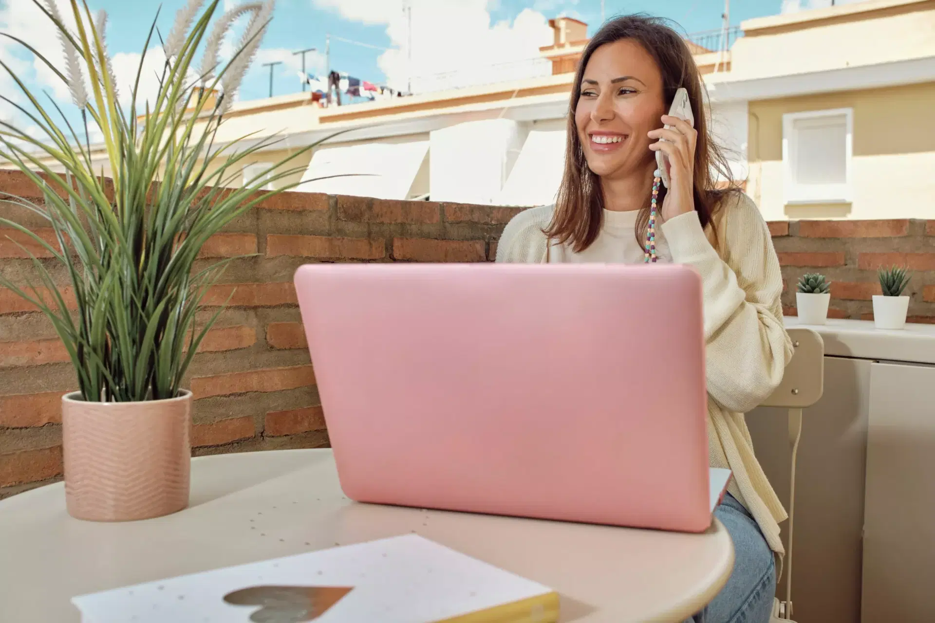 Spain vs UK: How do freelance taxes compare in 2025?