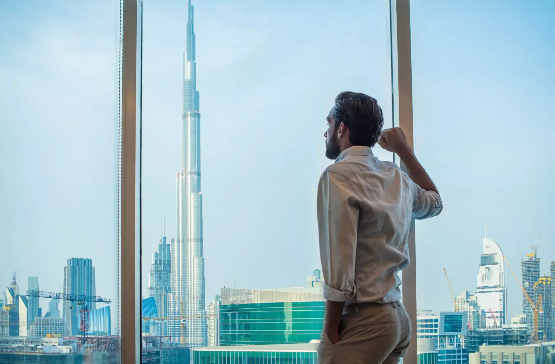 Freelancing in Dubai: Pros and Cons